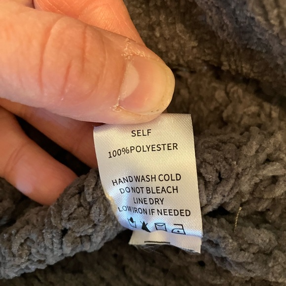 Gray Altar’d State sweater - Picture 4 of 4